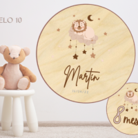 Cumple Mes de Madera Personalizado. Cumple mes Bebé personalizado - Imagen 2
